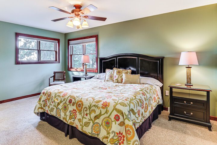 Spacious Edgerton Home w / Private Beach & Views!