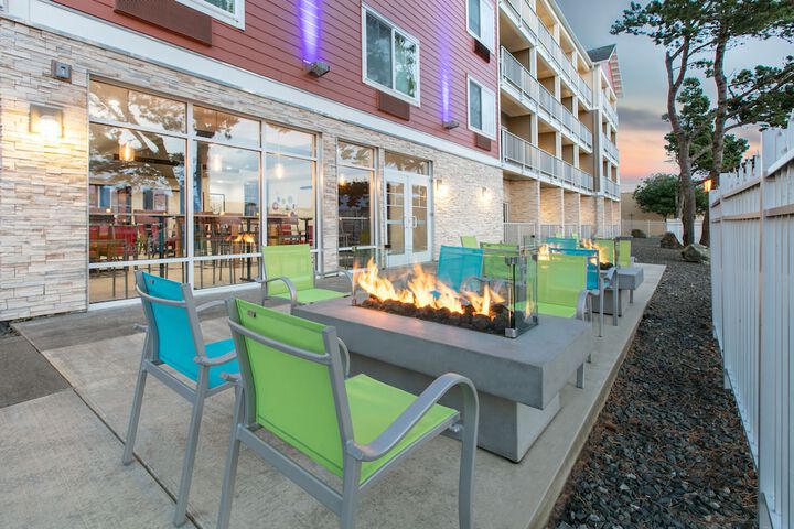 Holiday Inn Express Hotel & Suites Seaside-Convention Center by IHG