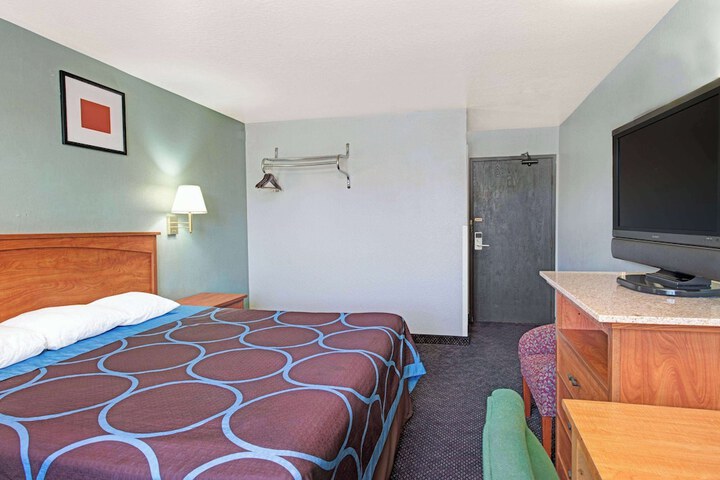 Room 13 of 14