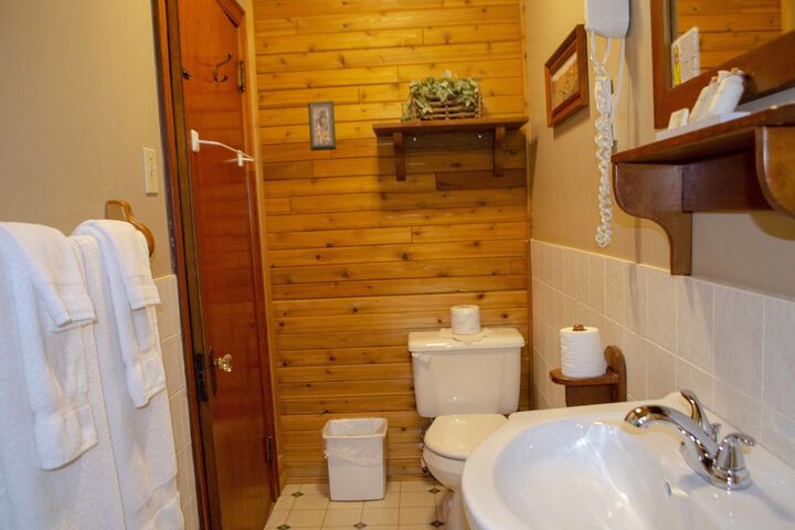Crandell Mountain Lodge