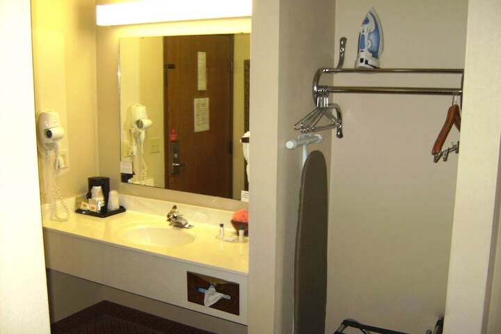 Room 25 of 36