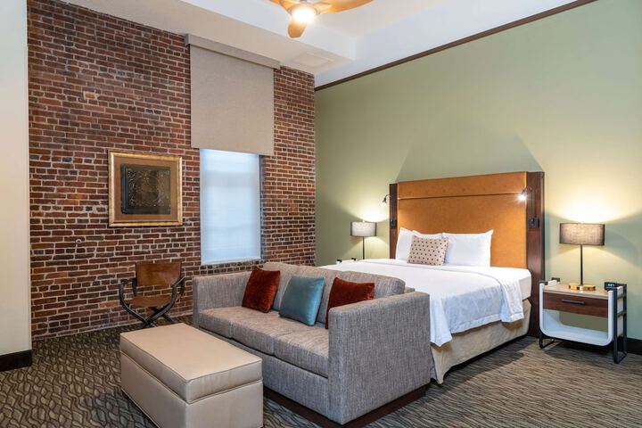 Room 12 of 39
