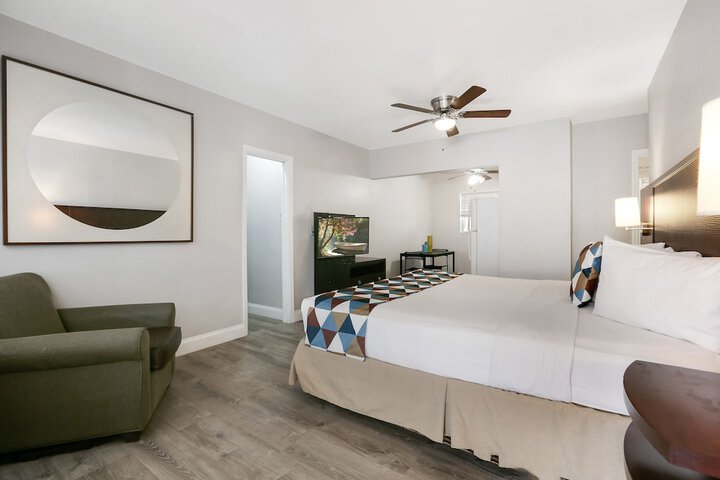 Room 21 of 37