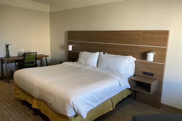Room 46 of 63