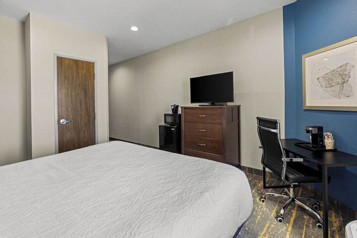 Room 35 of 46
