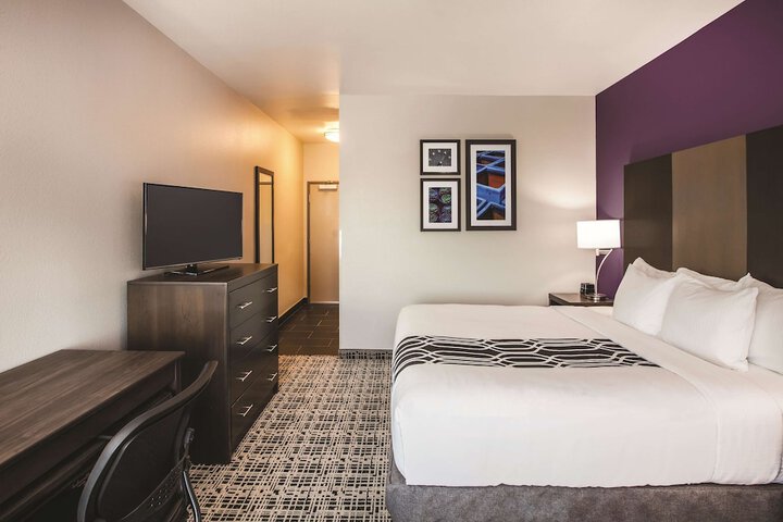 Room 34 of 60