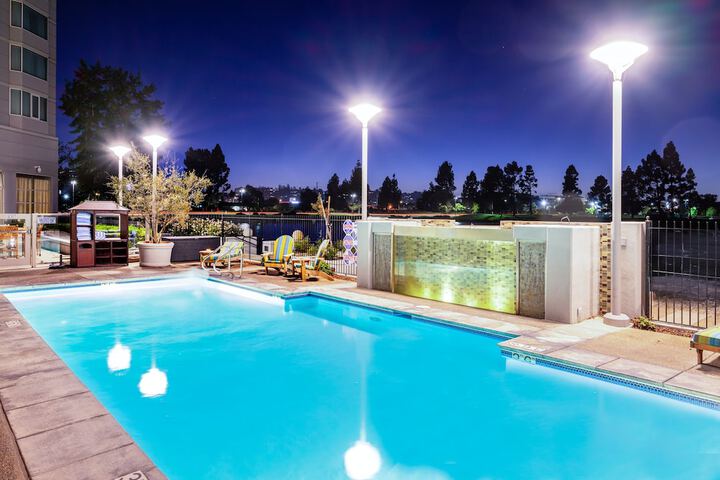 Pool 27 of 196