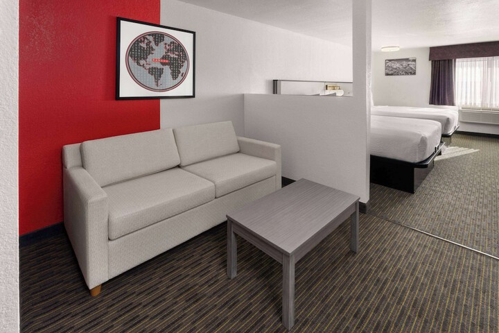 Room 27 of 45