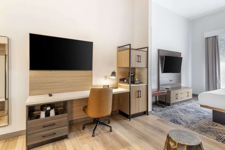 Room 40 of 84