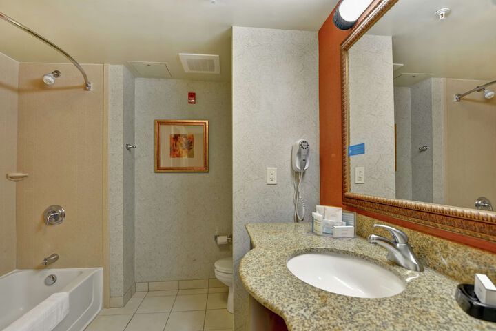 Hampton Inn & Suites Peoria at Grand Prairie IL