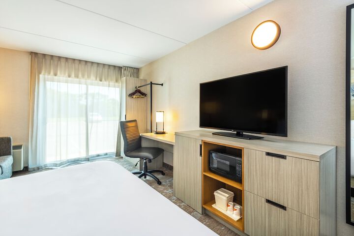 Room 8 of 35