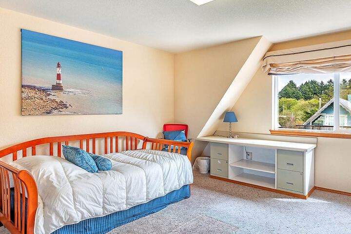 Surf Watch House in Copalis Beach