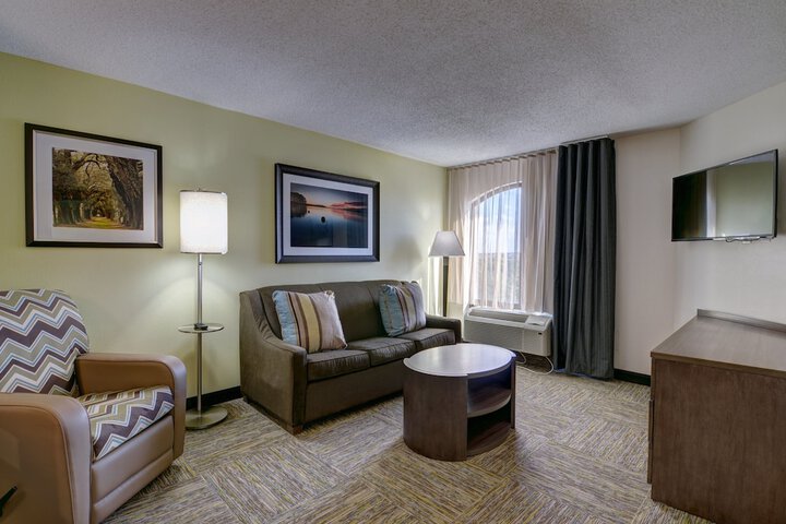 Room 17 of 47