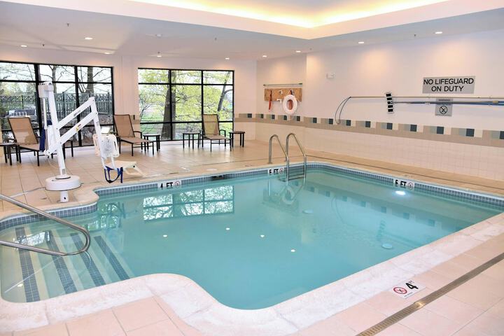 Courtyard by Marriott Boston Waltham
