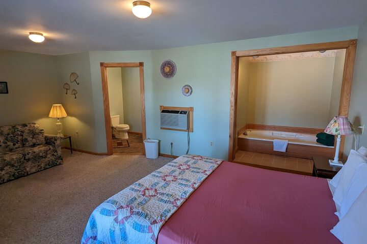 Room 9 of 16