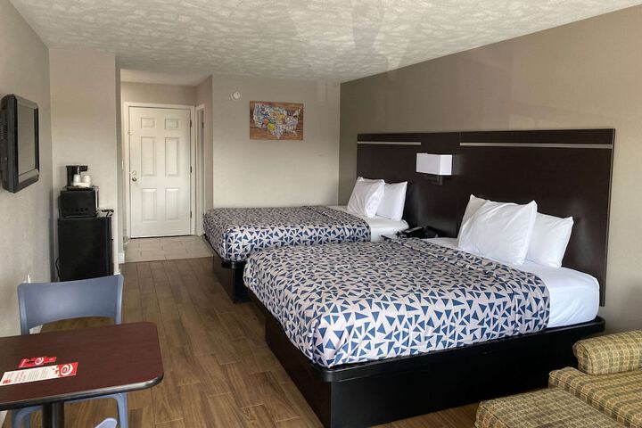 Room 10 of 21