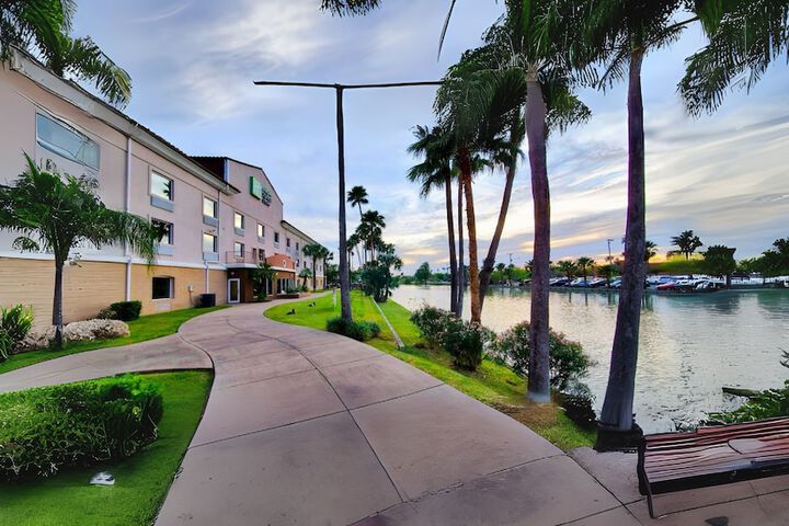Holiday Inn Express Hotel & Suites Brownsville by IHG
