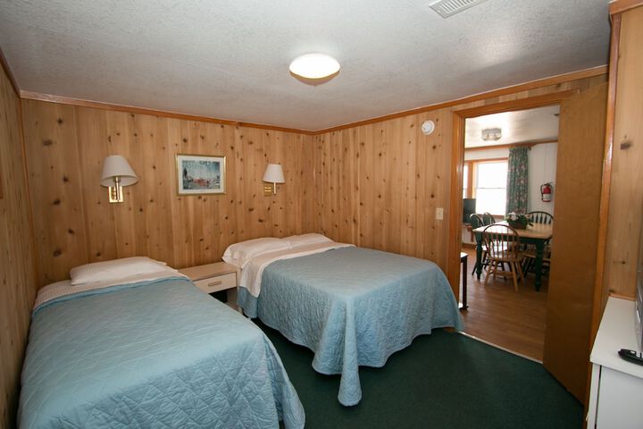 Room 120 of 199