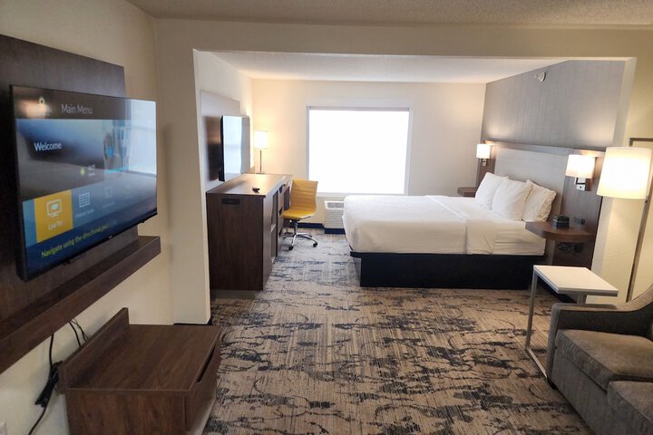 La Quinta Inn & Suites by Wyndham Milwaukee SW New Berlin