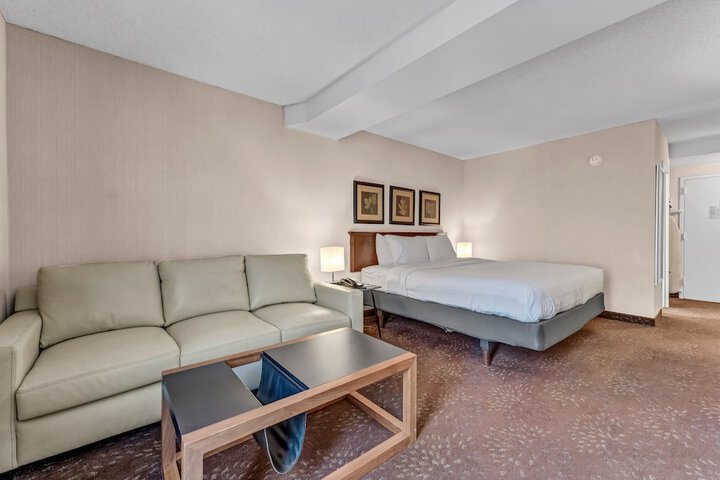 Room 16 of 39