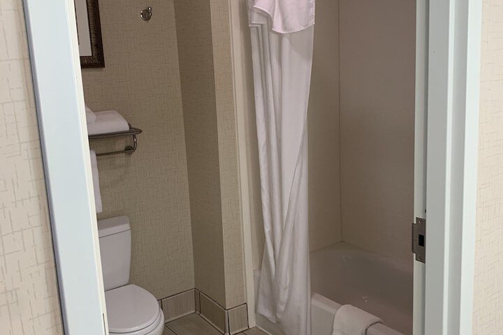 Room 34 of 43