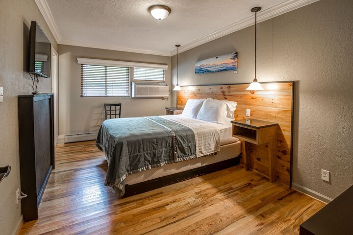 Room 10 of 50