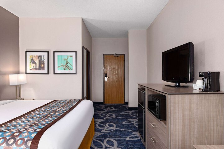 Room 19 of 33