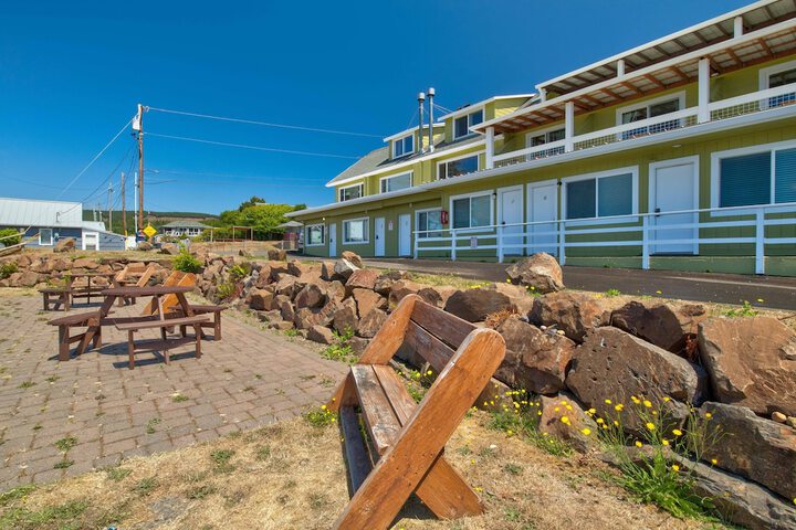 Terimore Bayfront Inn
