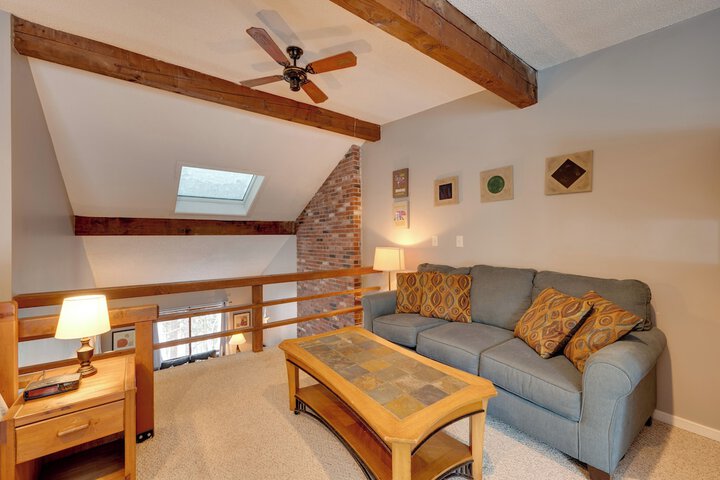 3 Mi to Story Land: All-season Family Condo
