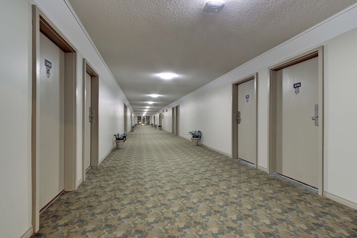 Ballroom/Hall 36 of 37