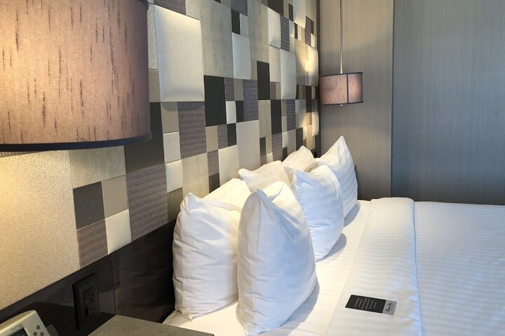 Room 35 of 76