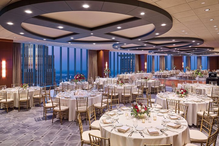 The Marquette Hotel Curio Collection by Hilton