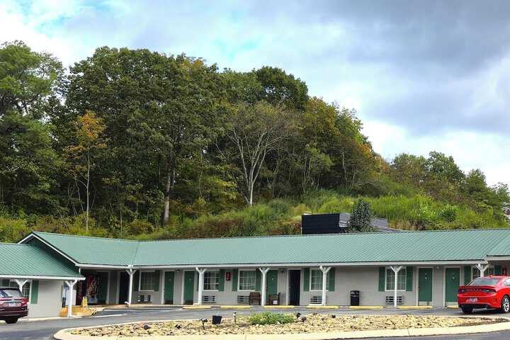 Holiday Motel by Belvilla Cleveland TN