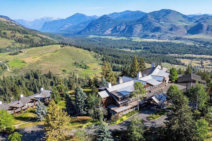 Sun Mountain Lodge