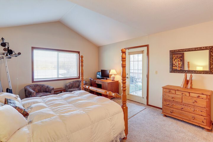 Waterfront Cherokee Village Home w / Private Dock!
