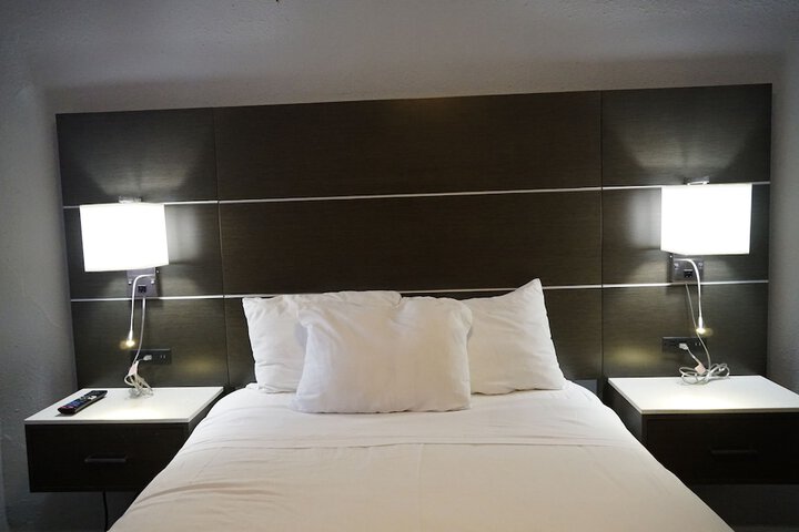 Room 15 of 27