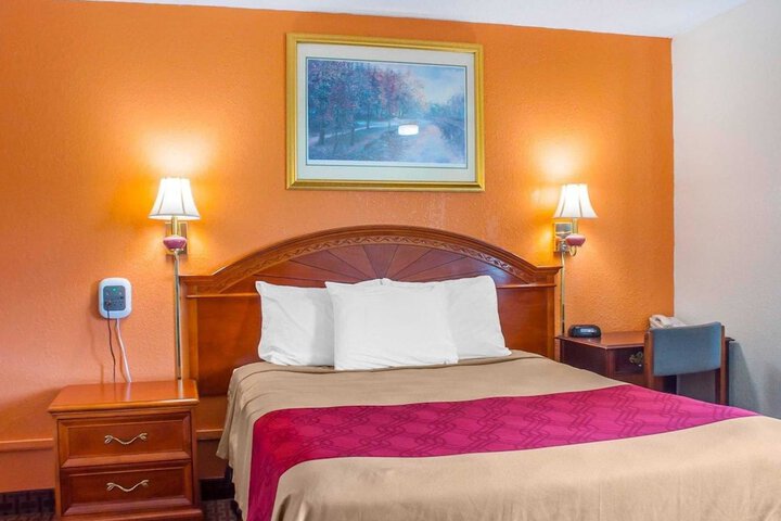 Room 15 of 23