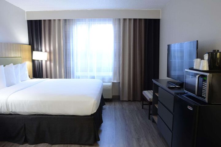 Country Inn & Suites by Radisson Buford at Mall of Georgia, GA