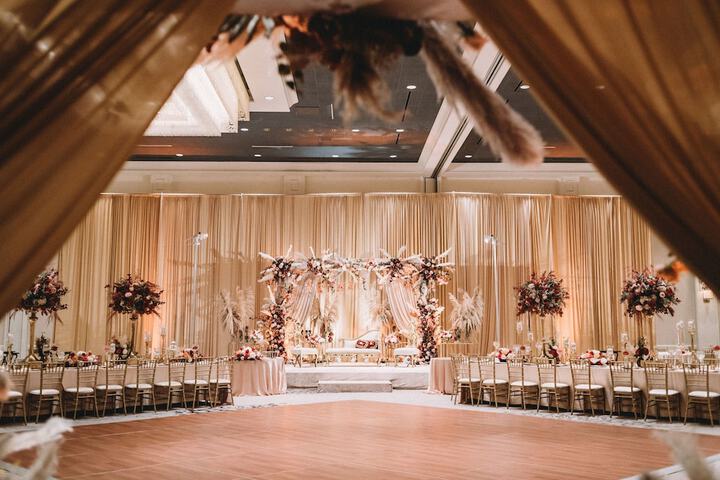 Ballroom/Hall 73 of 80