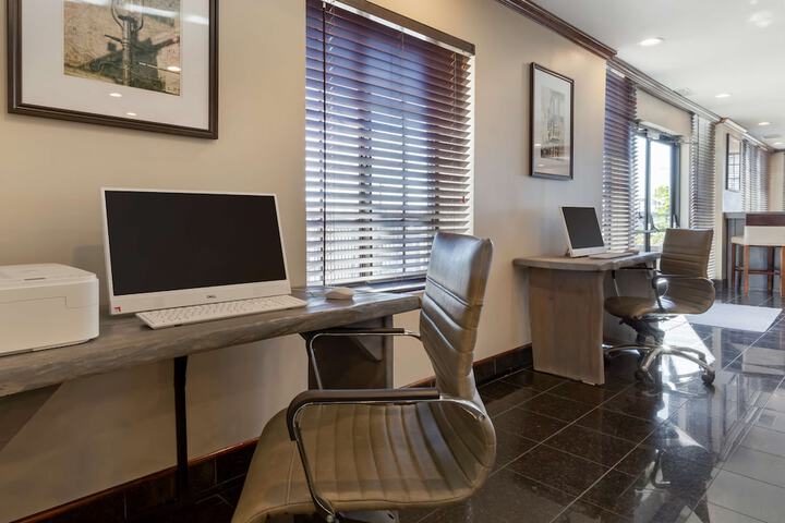 Business Center 44 of 44