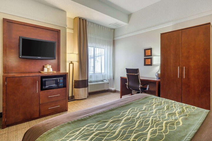 Room 28 of 47