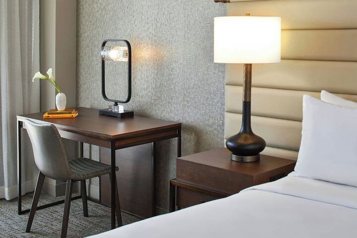 Renaissance Mobile Riverview Plaza Hotel