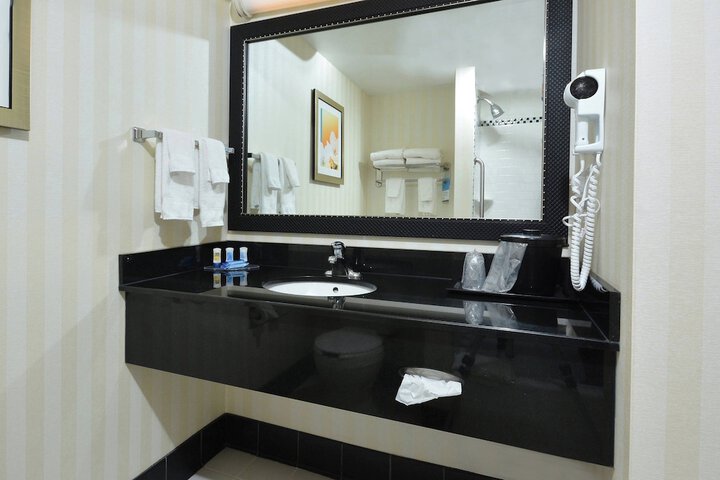 Room 15 of 23