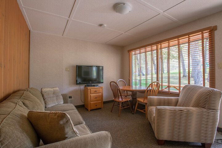 Room 34 of 111