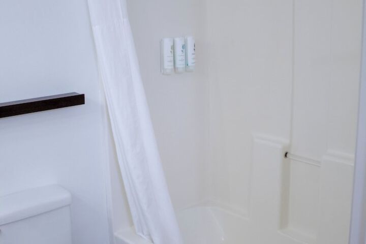 Country Inn & Suites by Radisson Big Rapids, MI