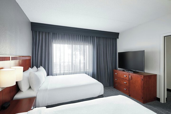 Courtyard by Marriott St. Louis Westport Plaza