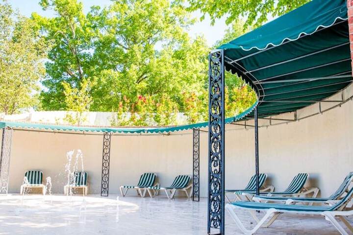 French Quarter Resort