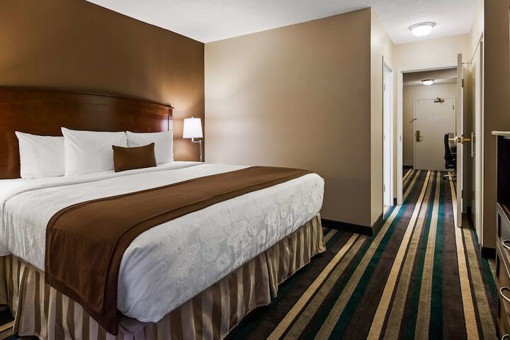 Best Western Plus Winnipeg Airport Hotel