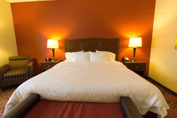 Room 25 of 83