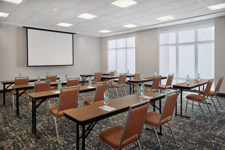 Hampton Inn & Suites Detroit / Troy